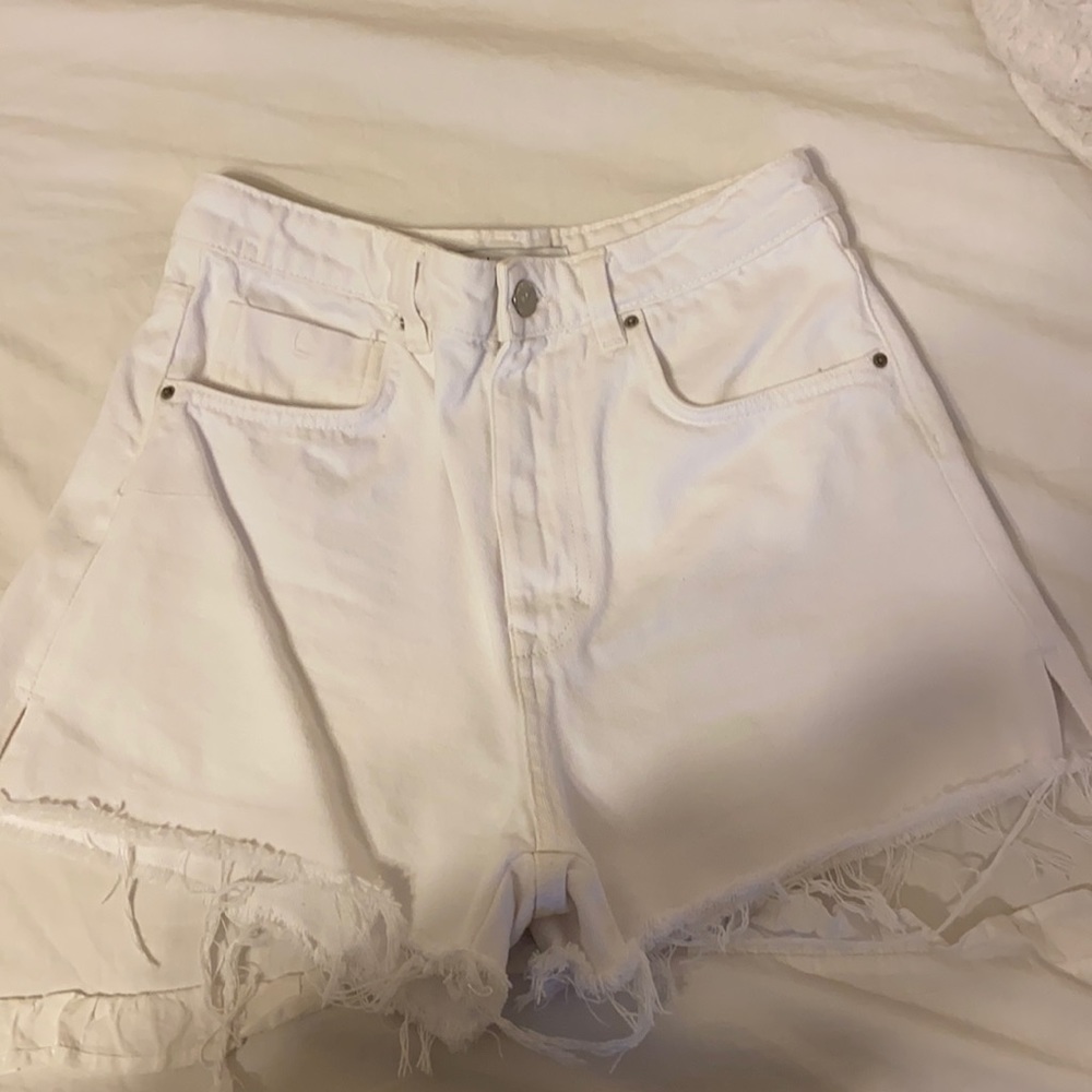 zara white jean shorts